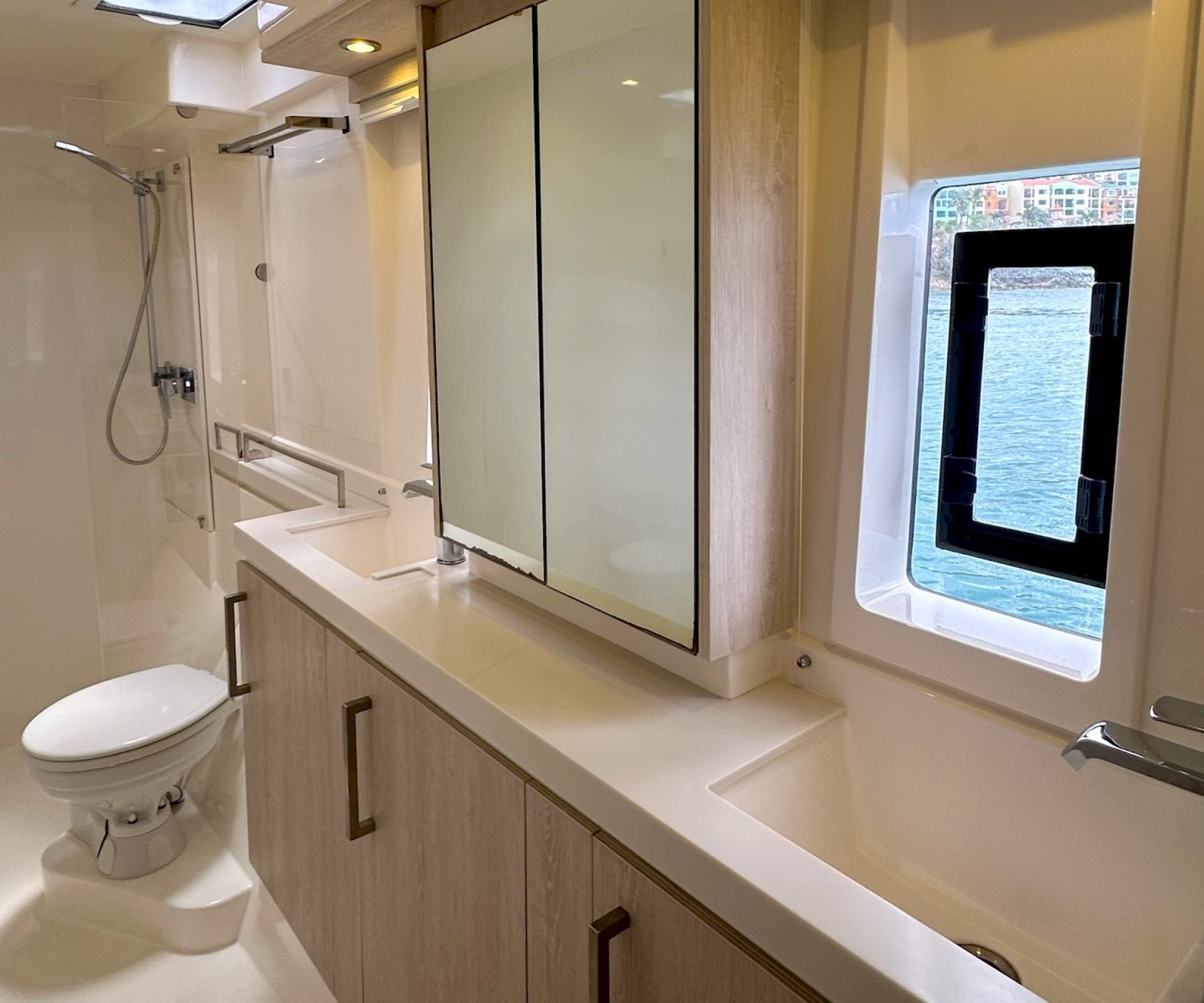 Yacht Image 11