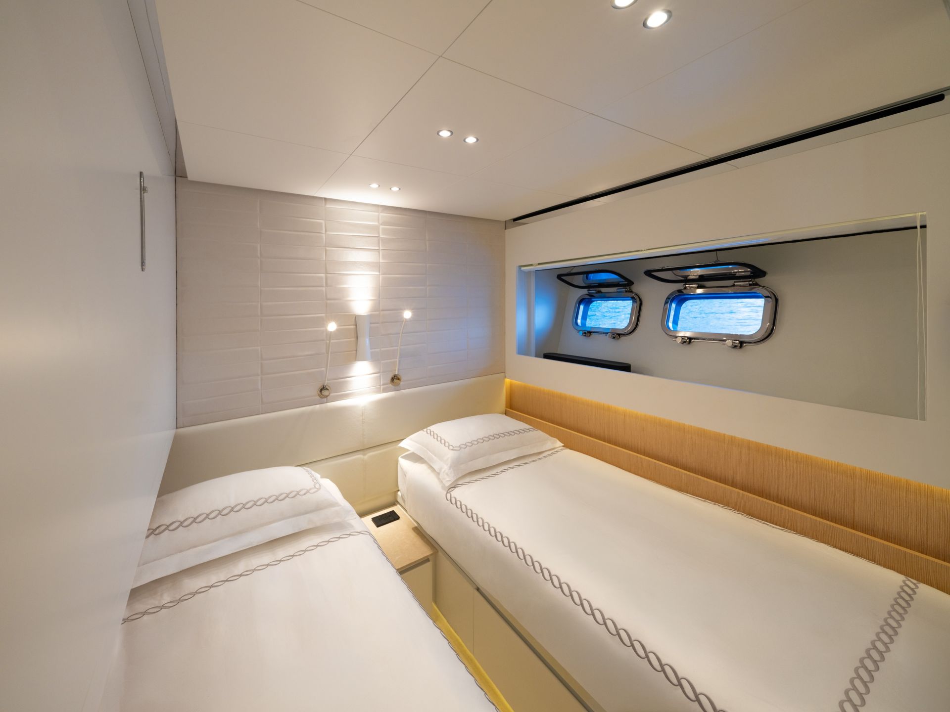 Yacht Image 21