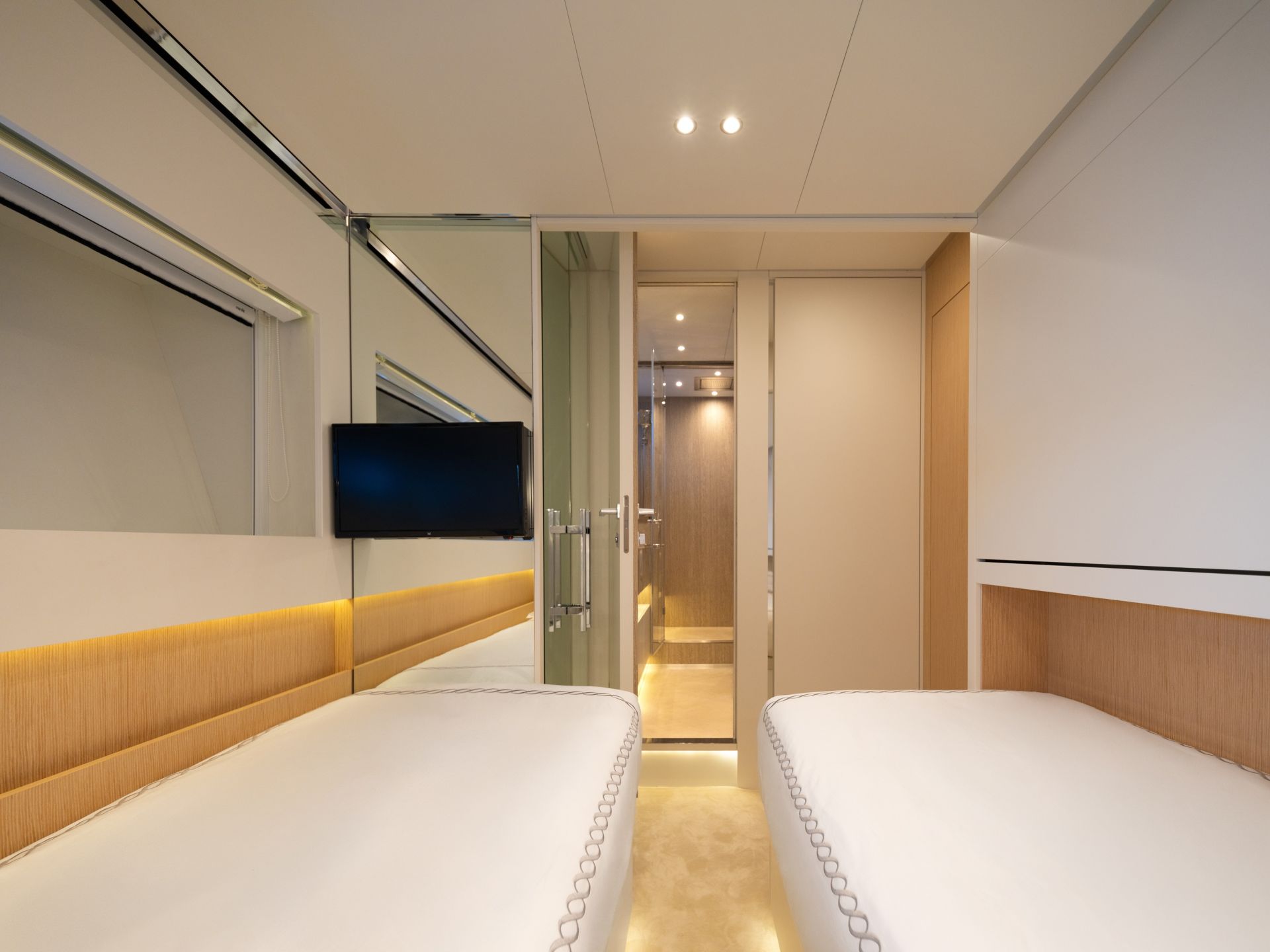 Yacht Image 22