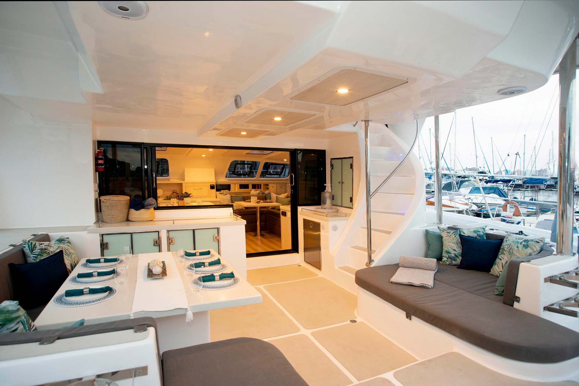 Songbird charter catamaran photo 3