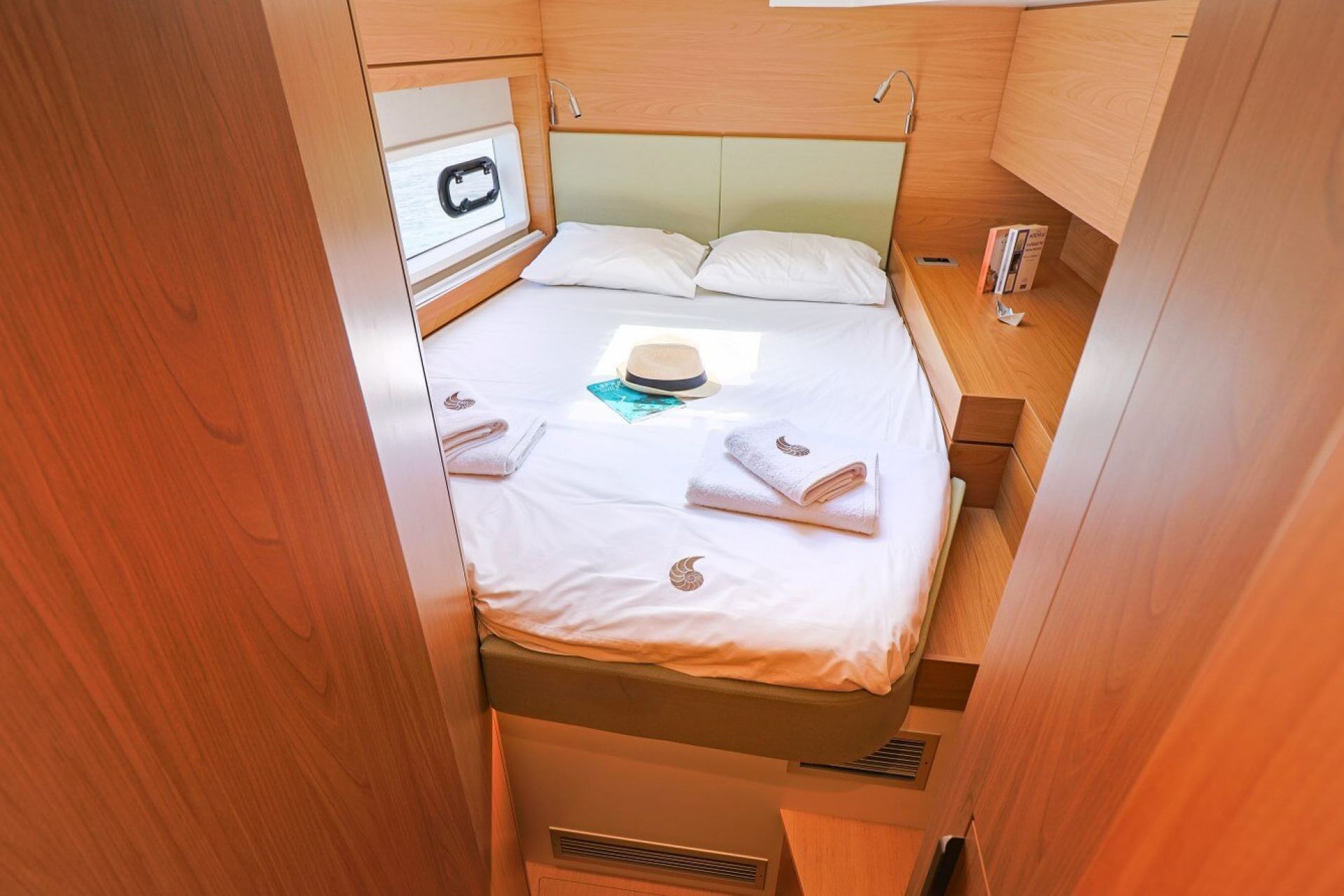 Yacht Image 12