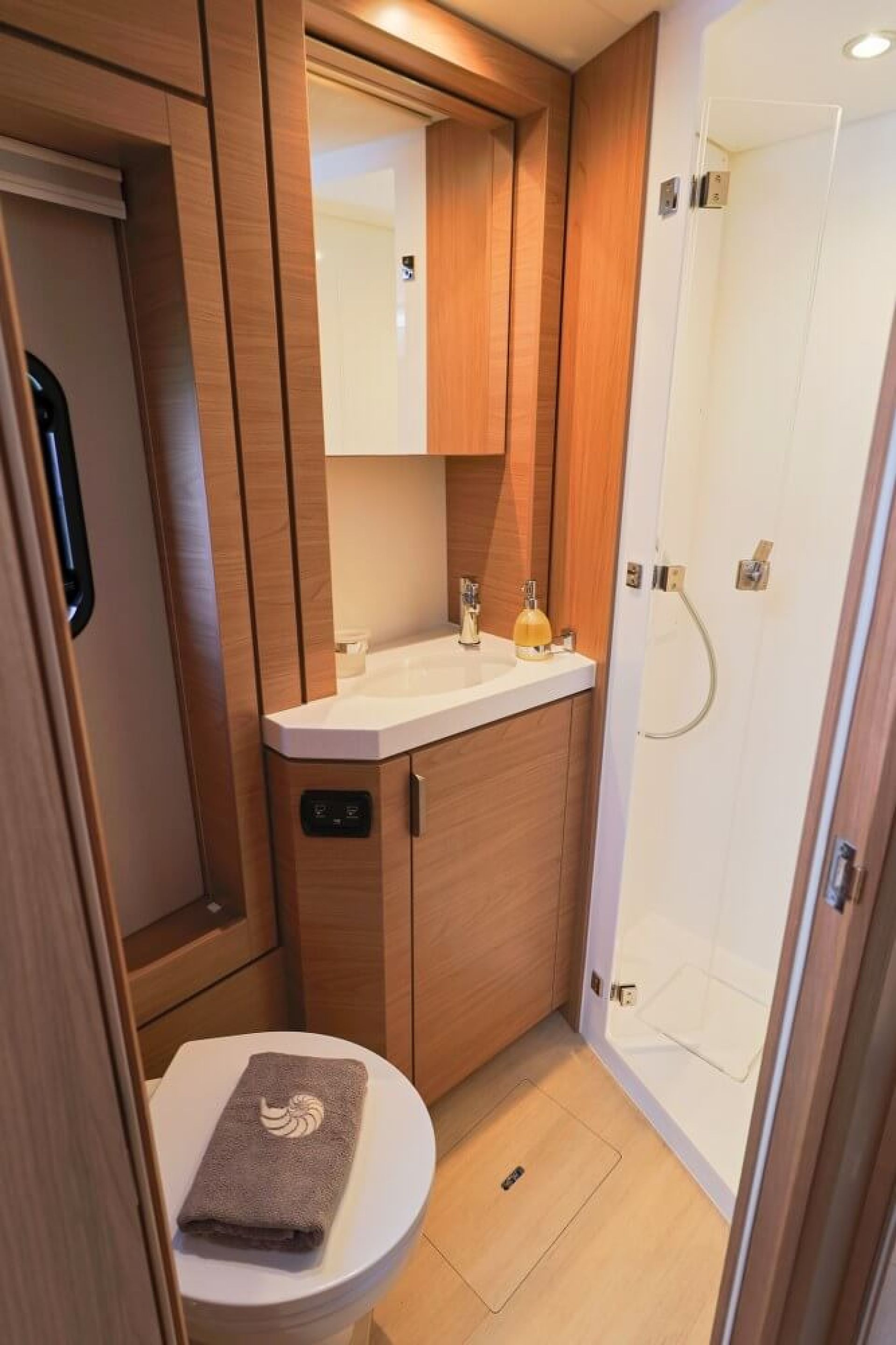 Yacht Image 13