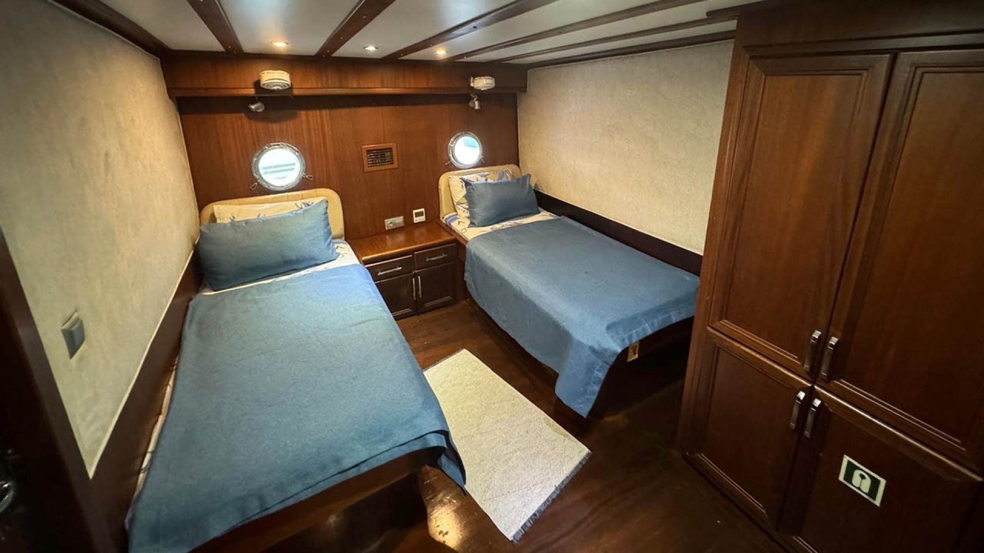 Yacht Image
