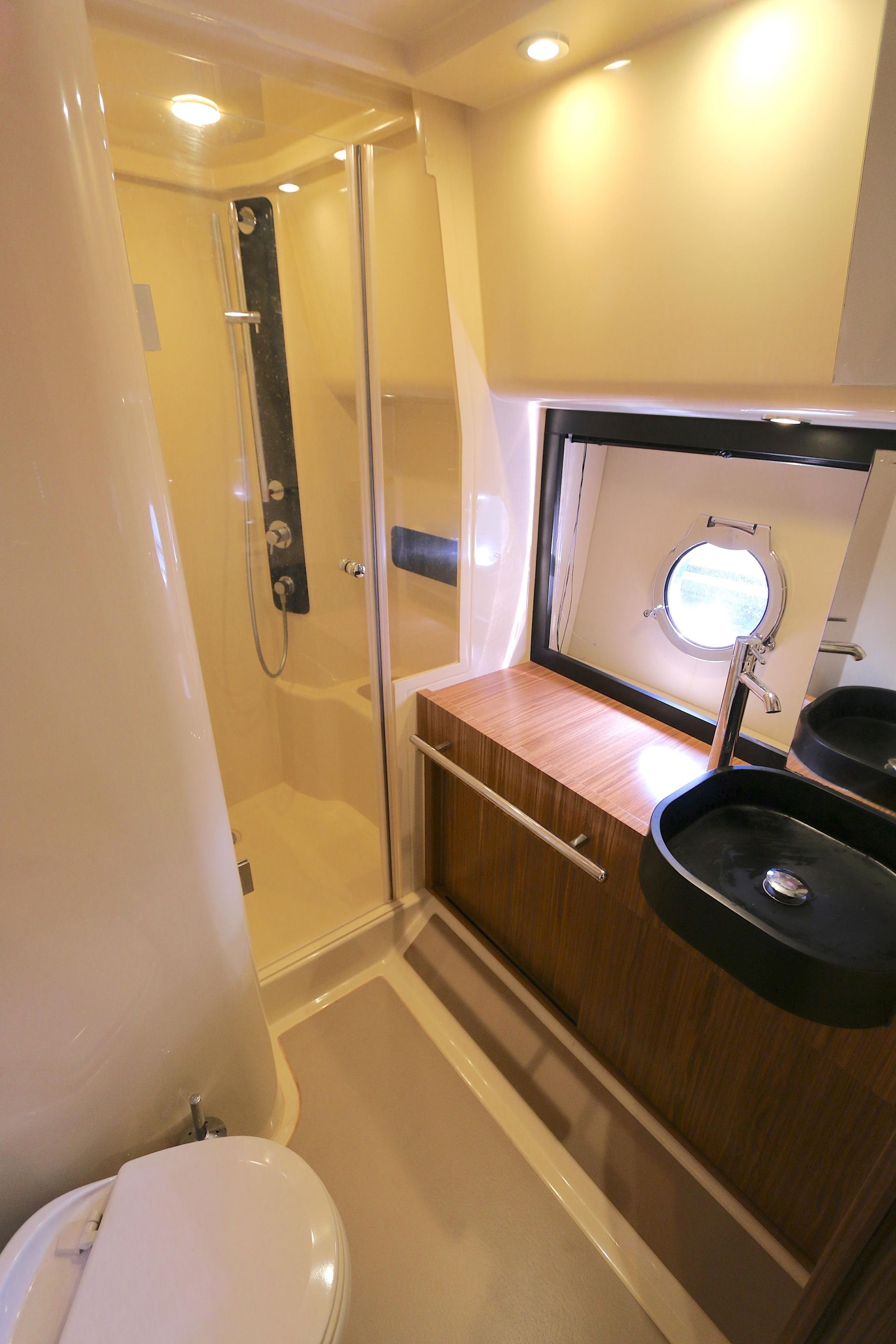 Yacht Image 13